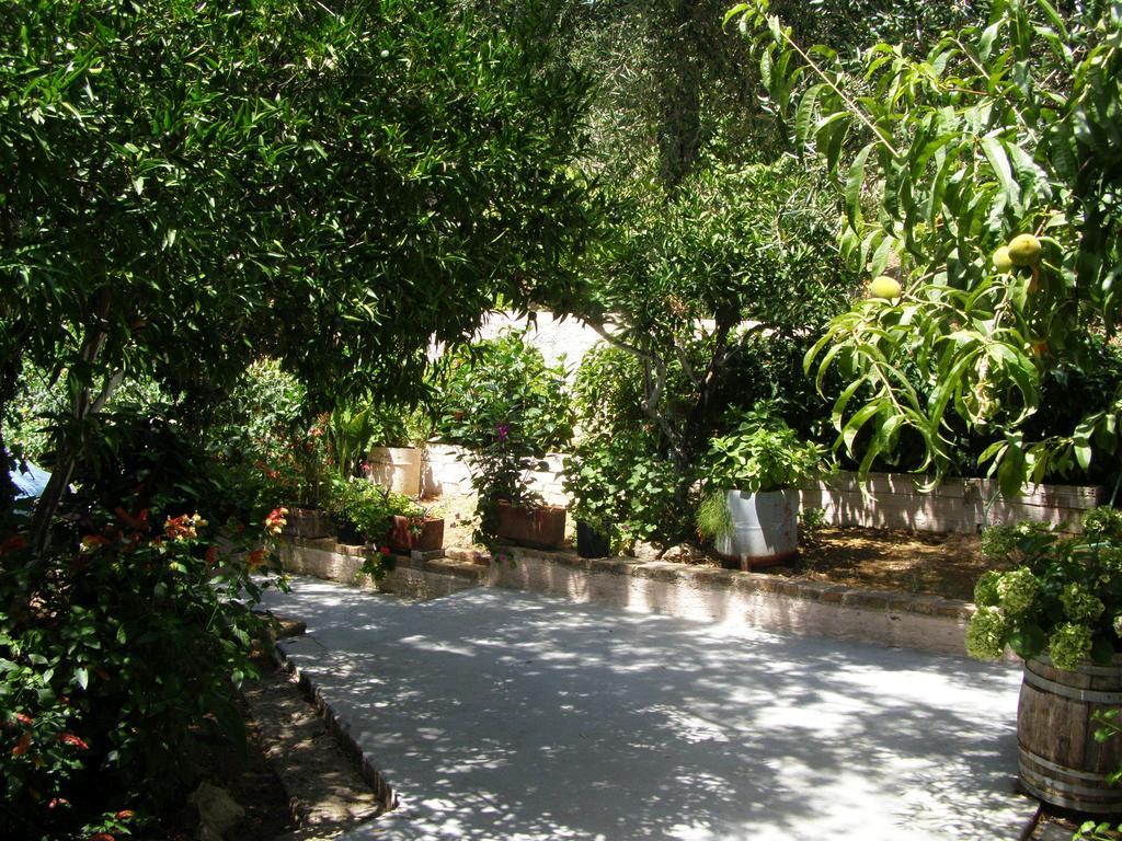 Apostolos & Eleni Family Apartments Perama  Bagian luar foto