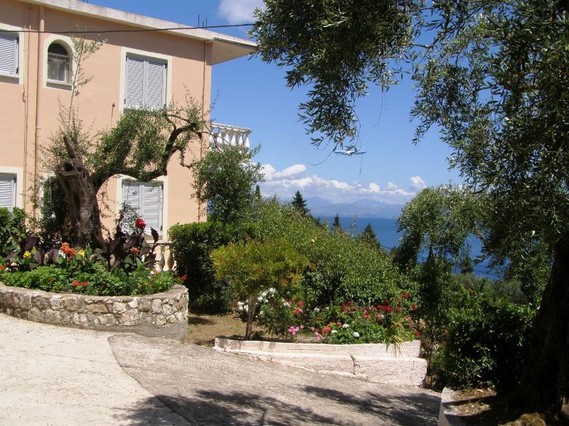 Apostolos & Eleni Family Apartments Perama  Bagian luar foto