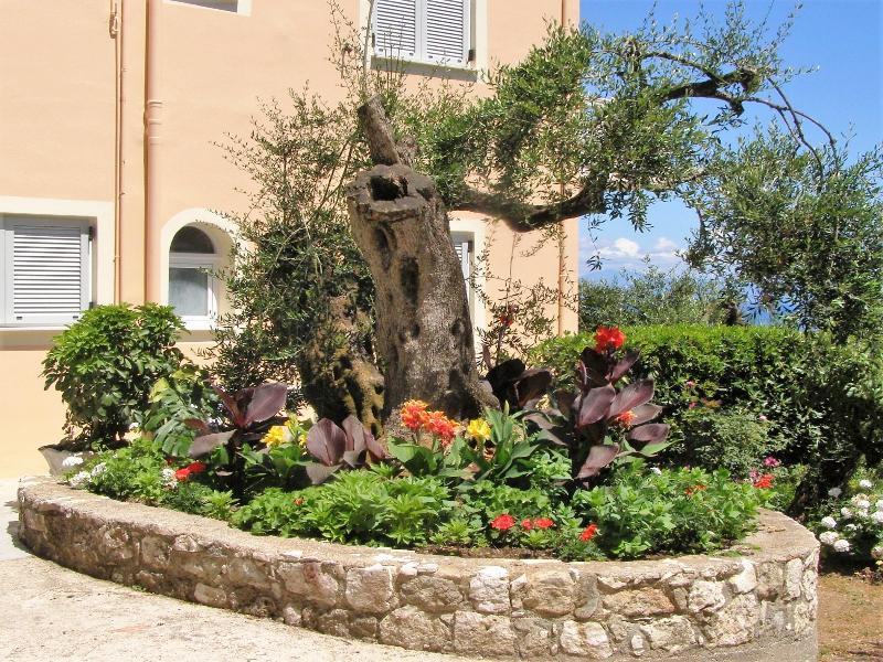 Apostolos & Eleni Family Apartments Perama  Bagian luar foto