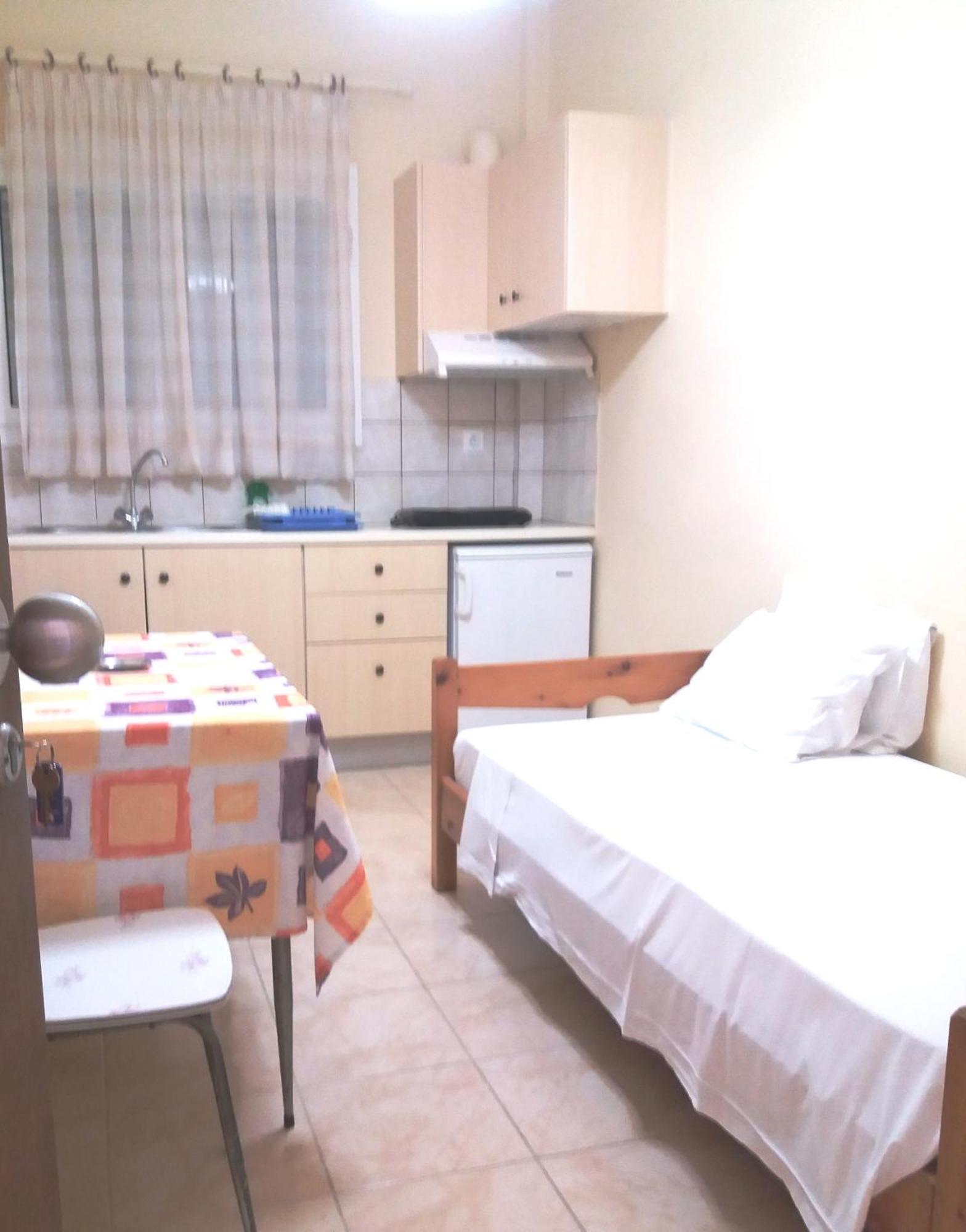 Apostolos & Eleni Family Apartments Perama  Bagian luar foto