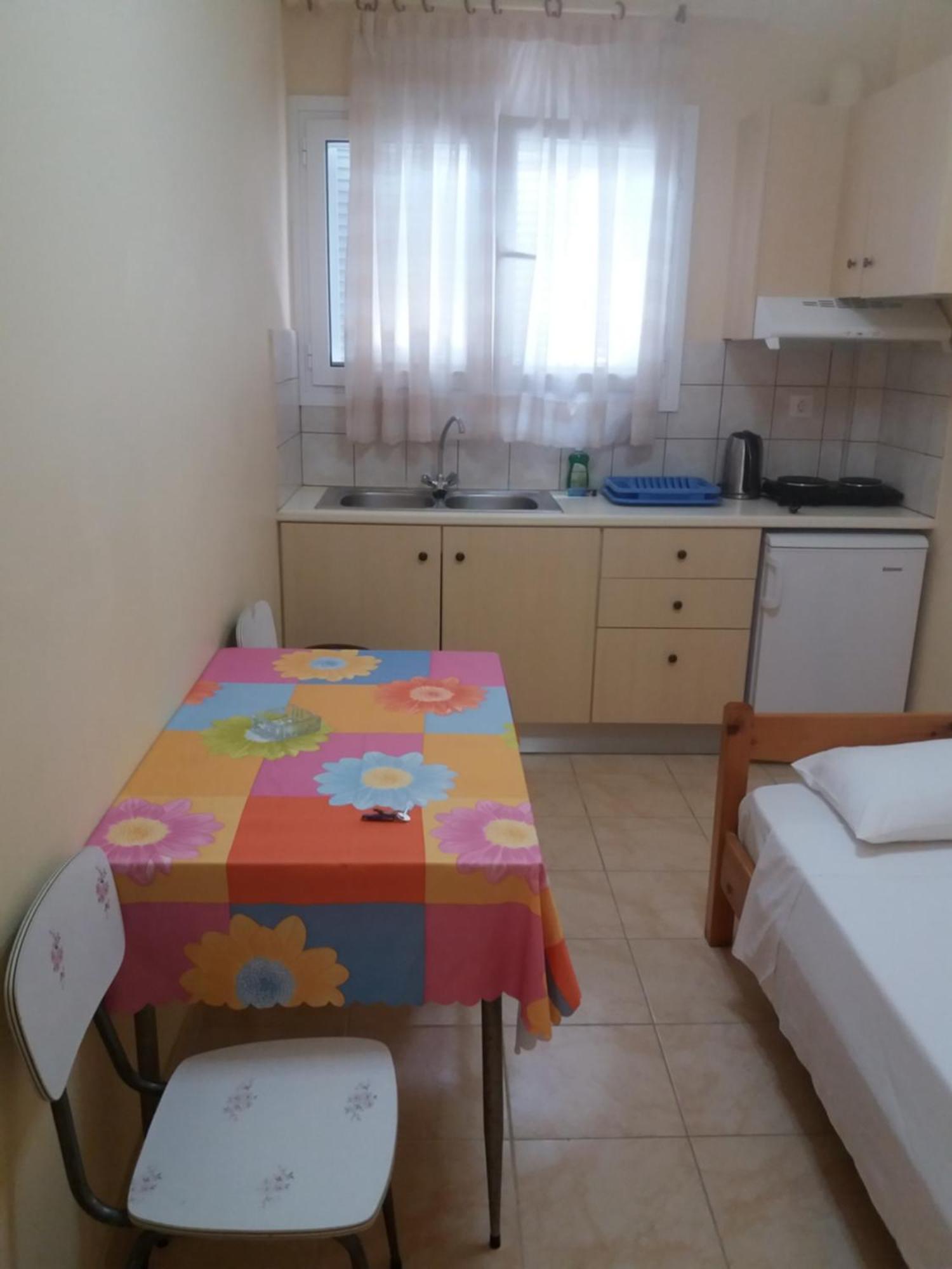 Apostolos & Eleni Family Apartments Perama  Bagian luar foto