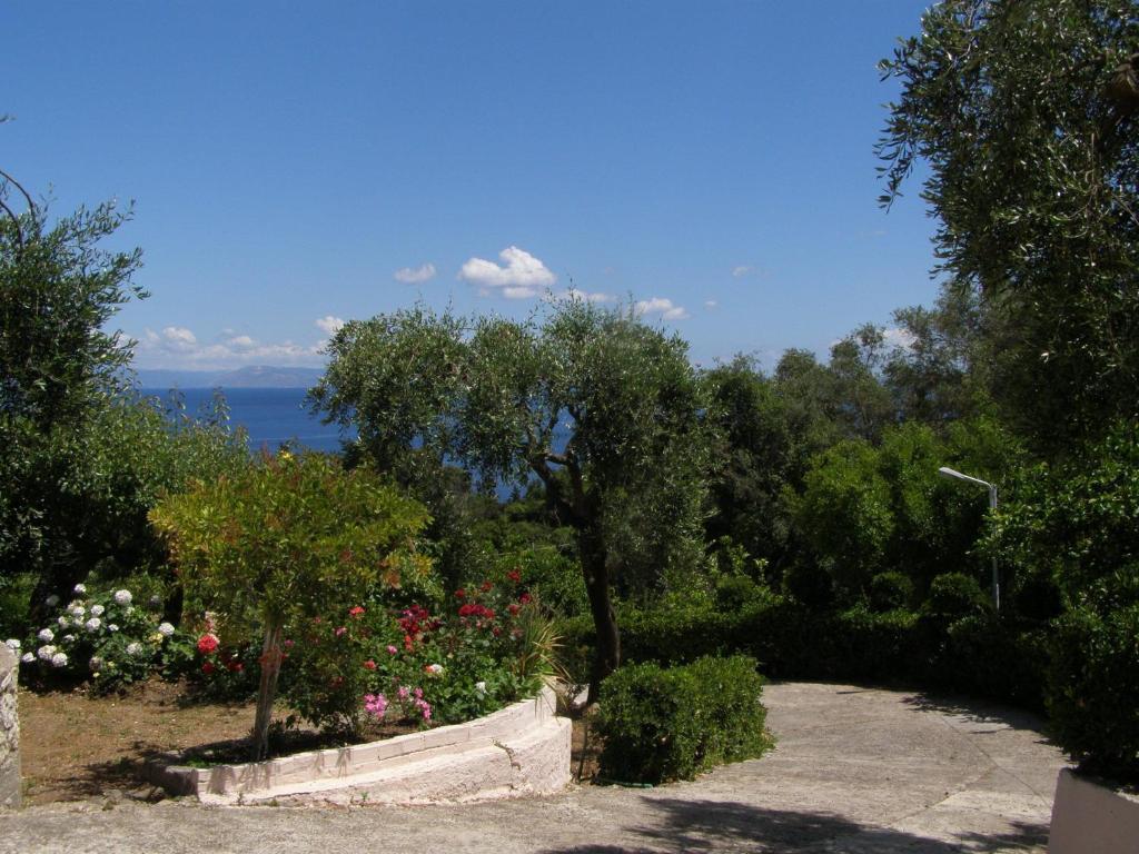 Apostolos & Eleni Family Apartments Perama  Bagian luar foto
