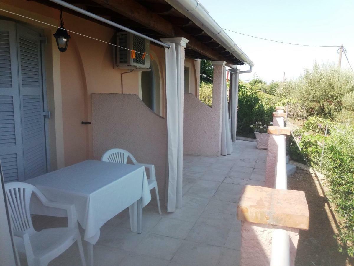 Apostolos & Eleni Family Apartments Perama  Bagian luar foto